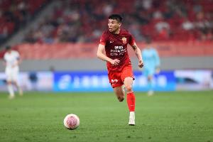 东体：铁人曾计划引进李帅等沈阳籍球员，徐正源赛后拥抱了李帅
